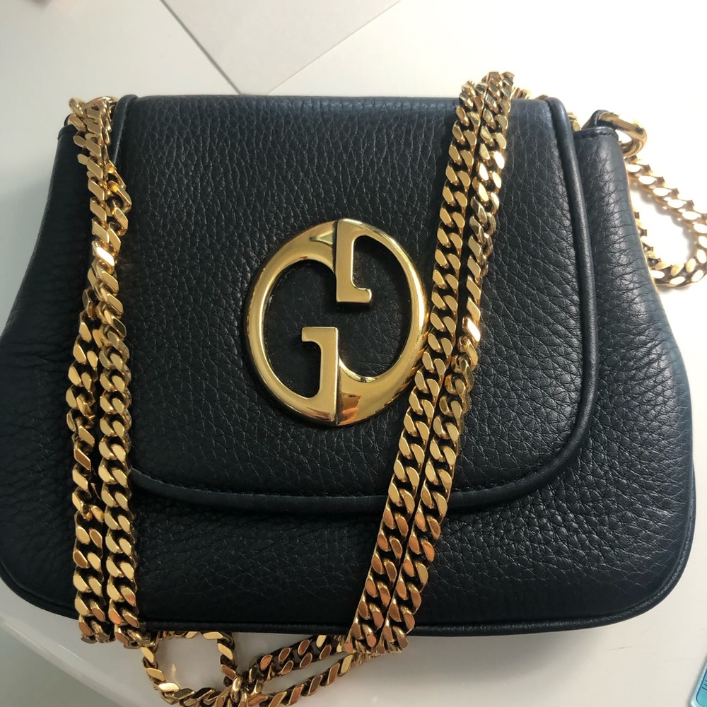 Authentic Gucci purse Small Size